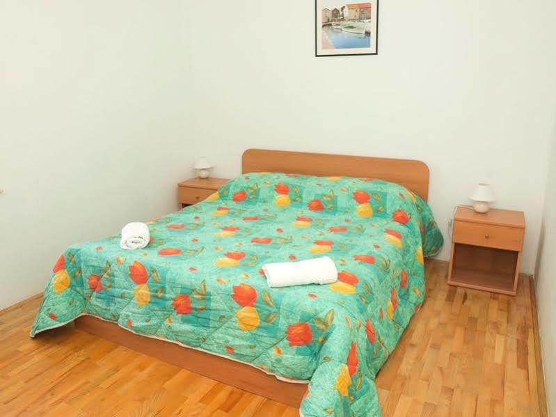 Hotel Santic Postira Exterior foto